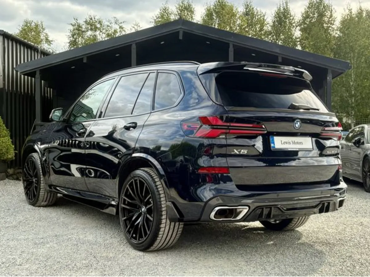 BMW X5 X-DRIVE 50e M SPORT, HUGE SPEC, SILVERSTONE - Image 4