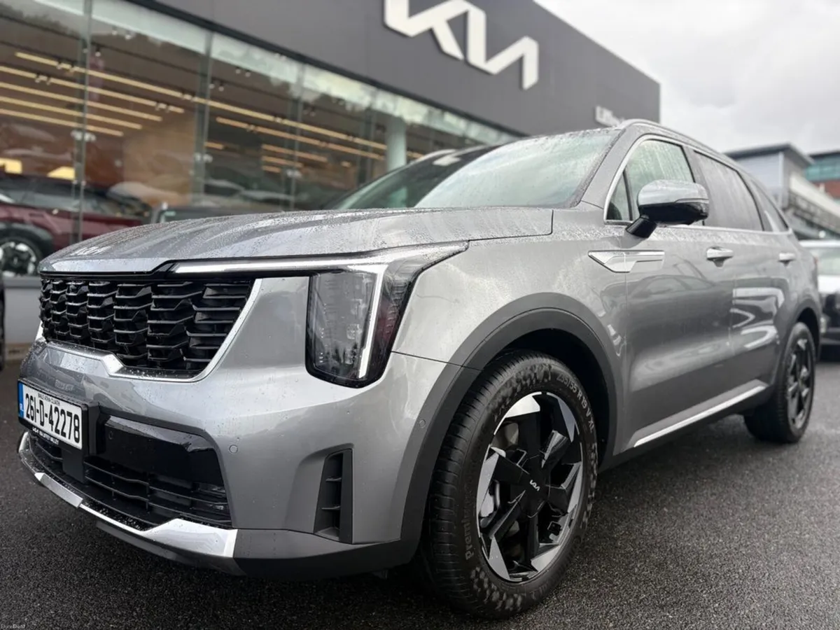 Kia Sorento 1.6 Plug in hybrid ( 7 Seats ) - Image 1