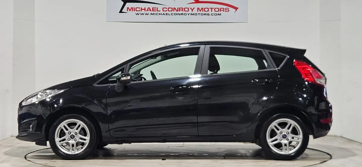 Ford Fiesta ZETEC - FINANCE AVAILABLE - Image 5