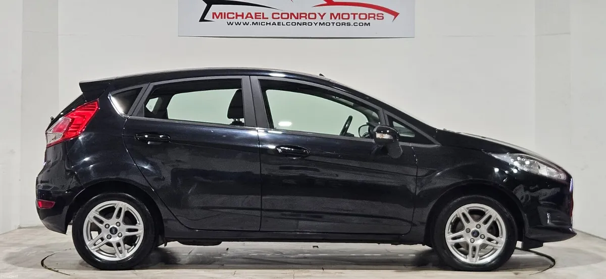 Ford Fiesta ZETEC - FINANCE AVAILABLE - Image 6