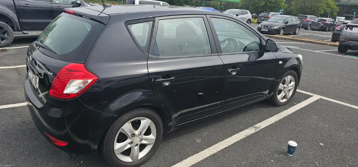 Kia Ceed 2011 - Image 1