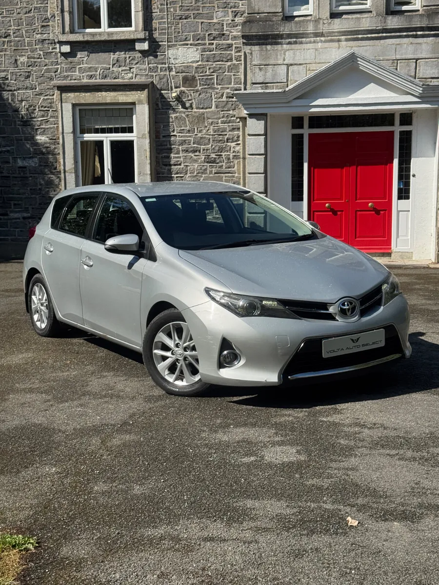 Toyota Auris 1.4 D4D Aura Edition - Image 1