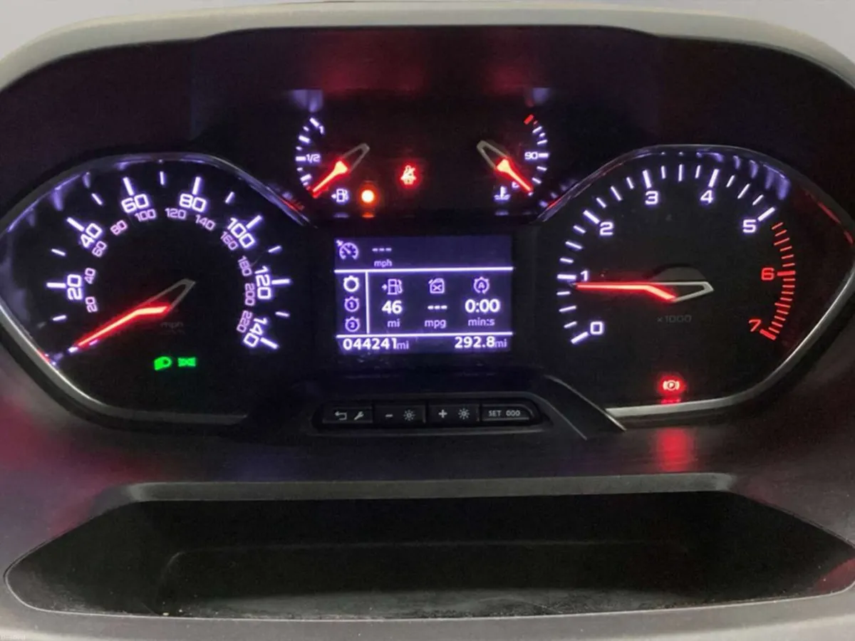 2024 Peugeot Partner Asphalt Premium+ 1.5 BlueHDi - Image 6