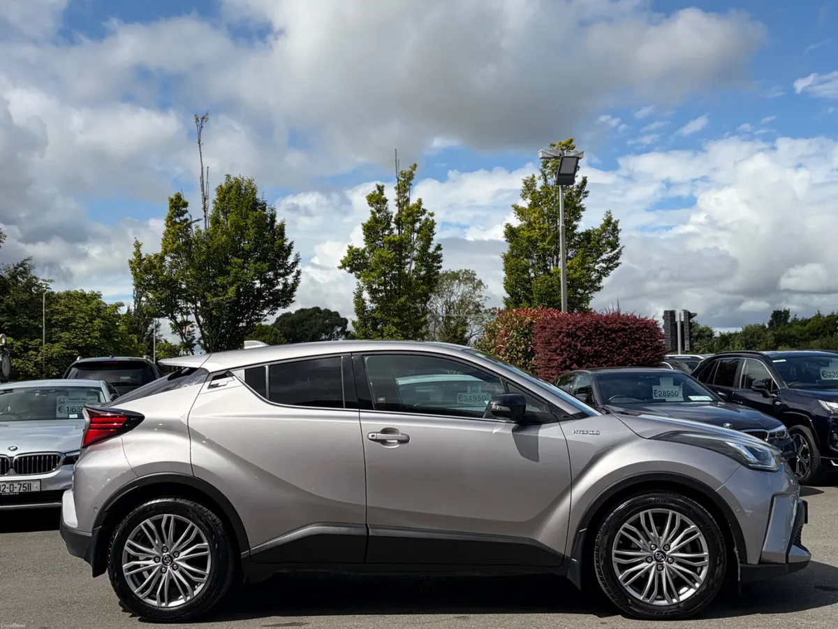 211 Toyota C-HR Hybrid SOL *1 Owner Irish Car* - Image 4