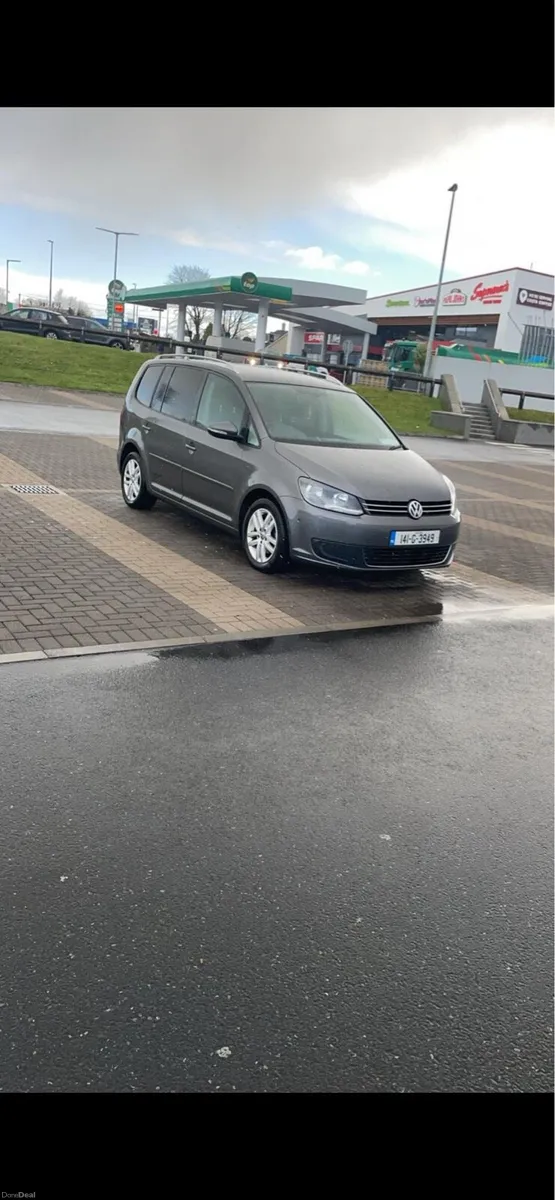 Volkswagen Touran - Image 1