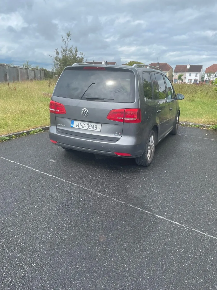 Volkswagen Touran - Image 2