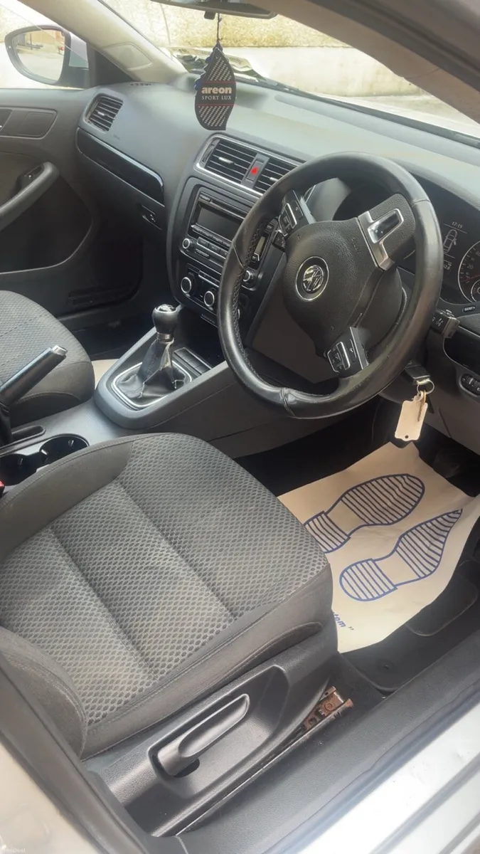 Volkswagen Jetta - Image 5