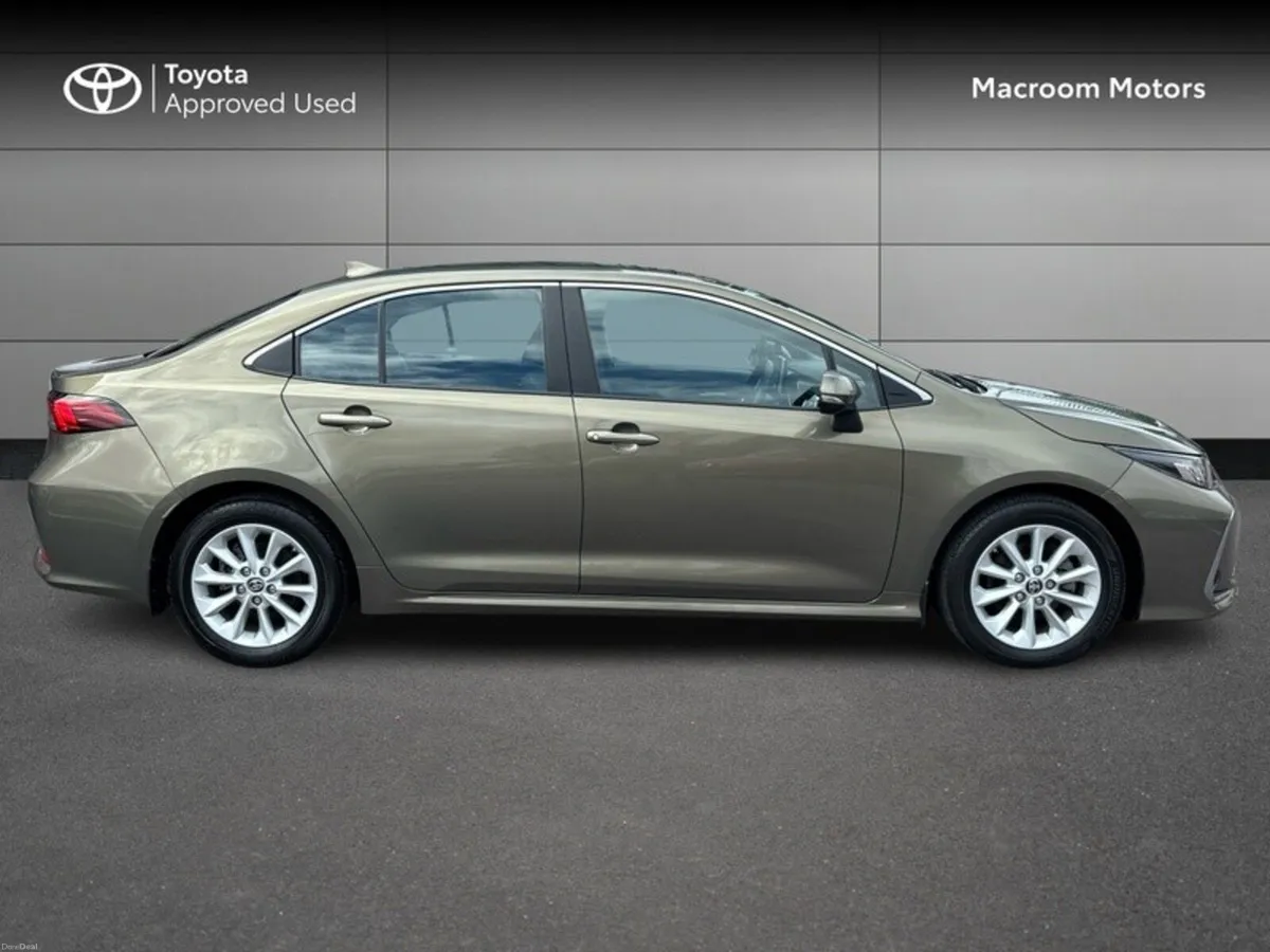 Toyota Corolla LUNA 4DR AUTO HYBRID - Image 3
