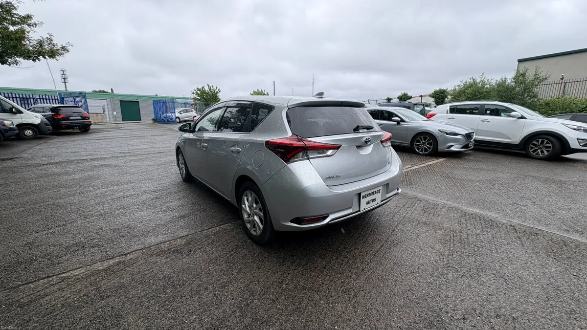 Toyota Auris 1.8 Hybrid 2016 - Image 4