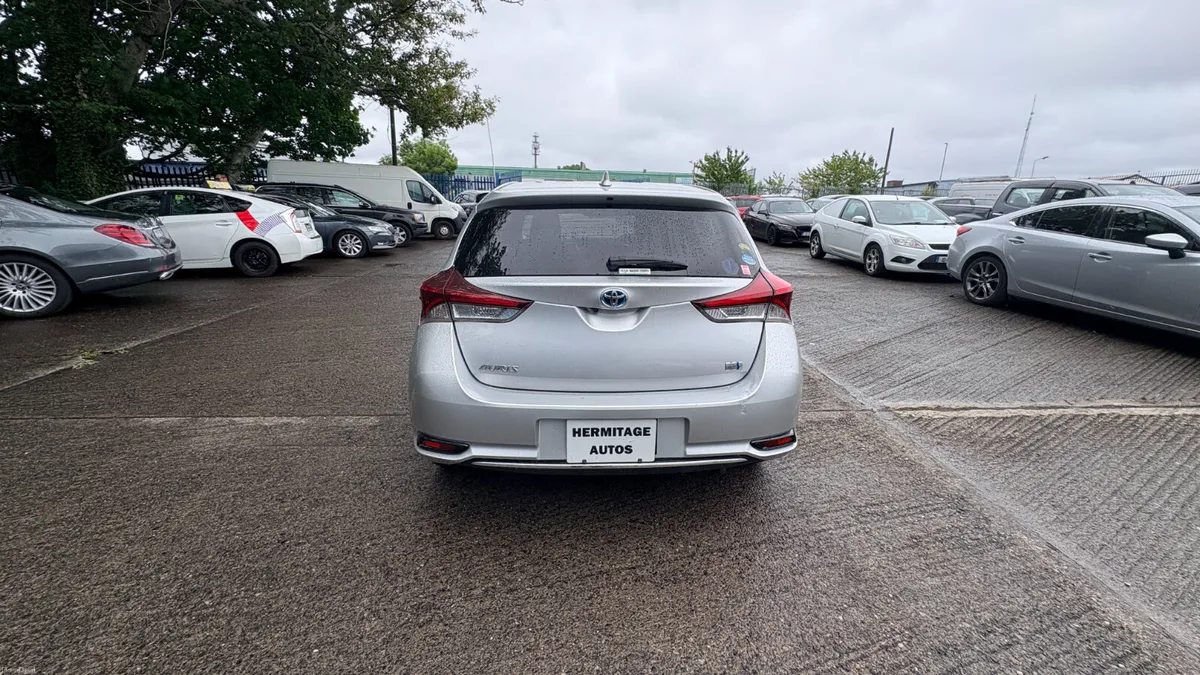 Toyota Auris 1.8 Hybrid 2016 - Image 5