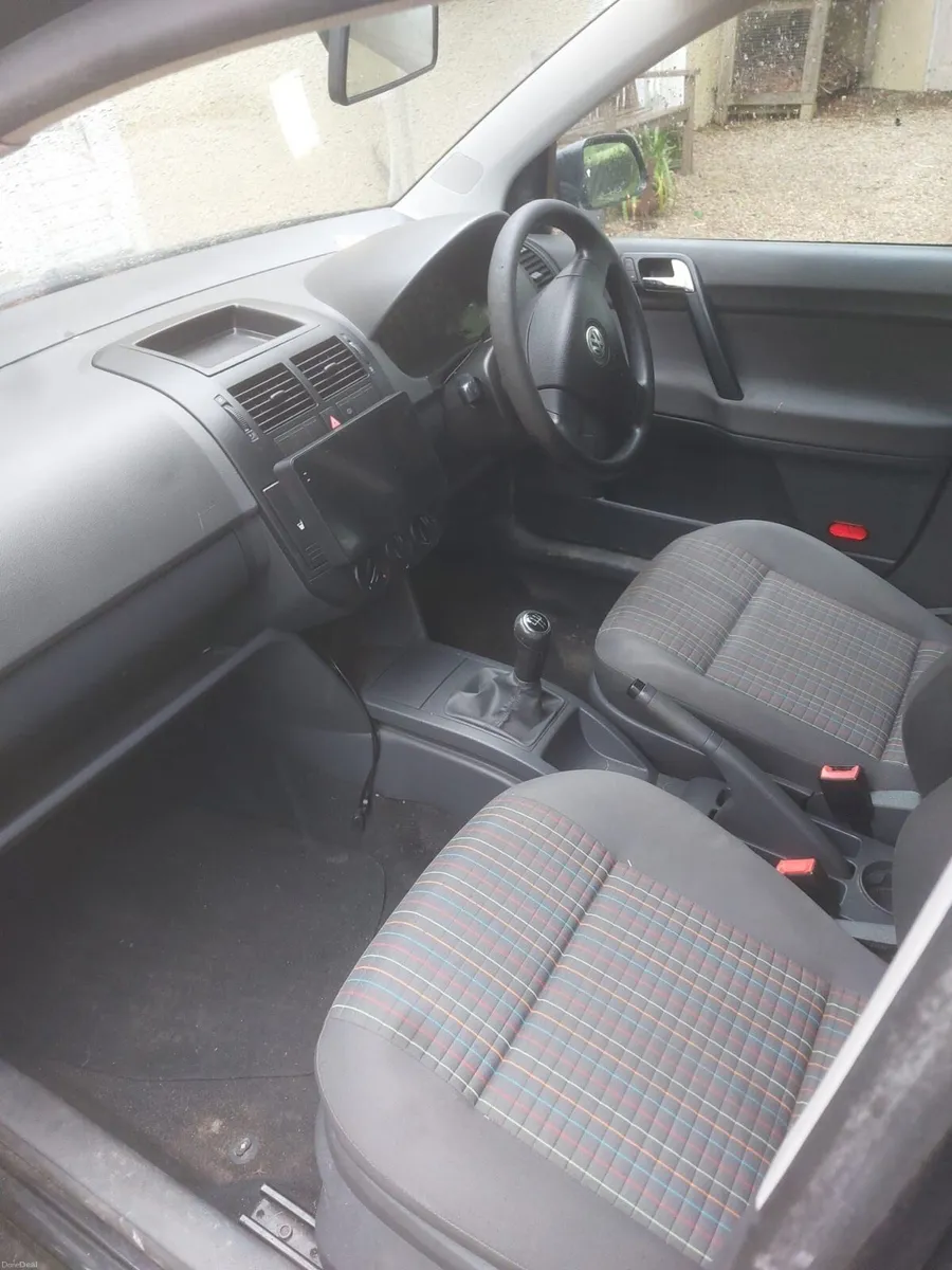 2010 VW POLO MANUAL - Image 2