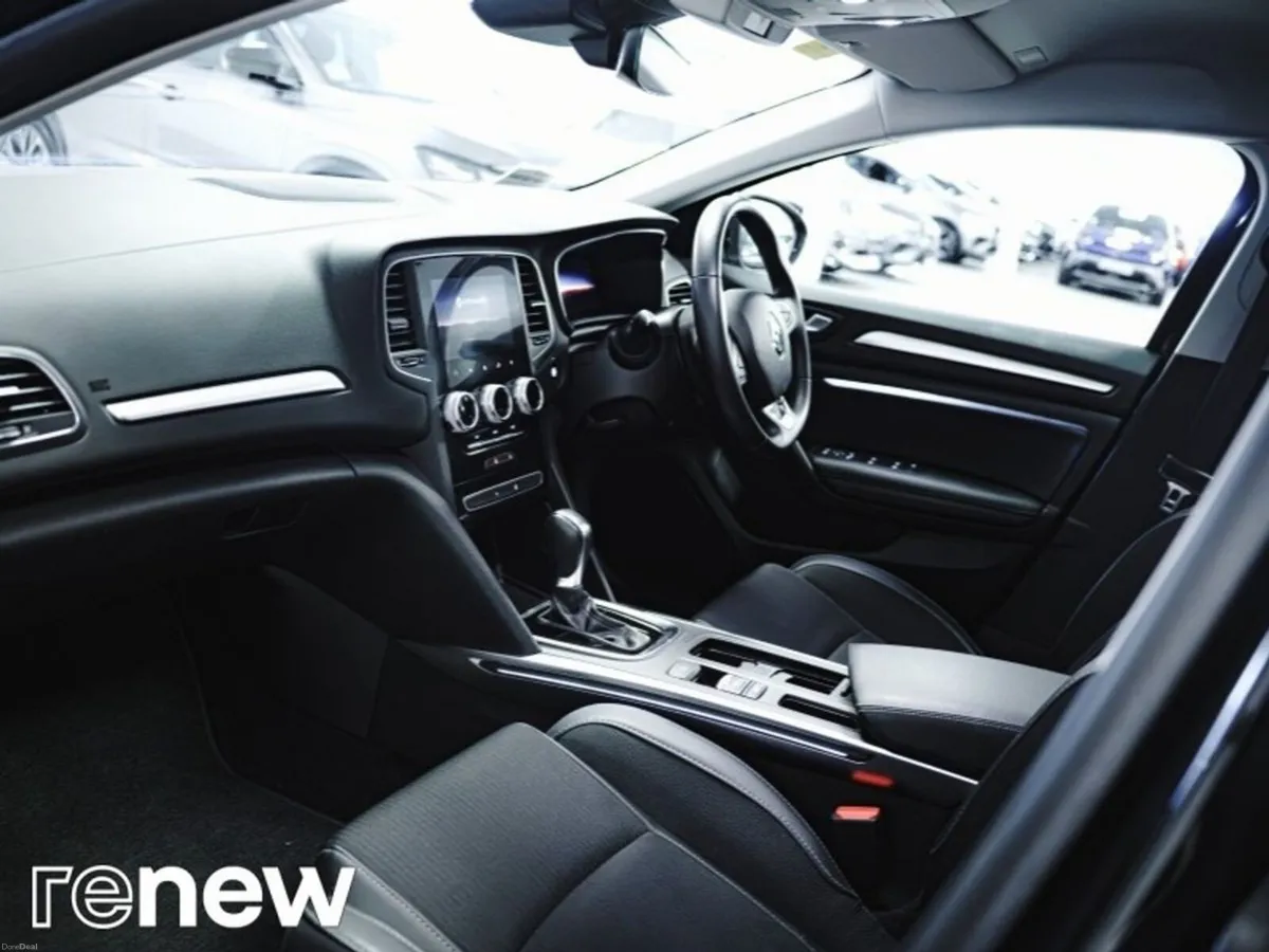 Renault Megane E-TECH PHEV 160 Auto Iconic ST - Image 5