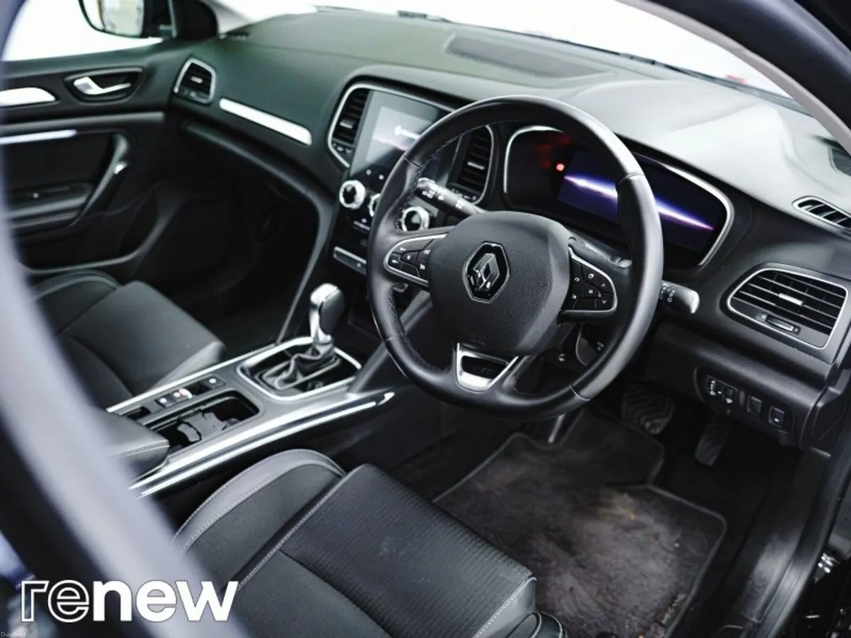 Renault Megane E-TECH PHEV 160 Auto Iconic ST - Image 6
