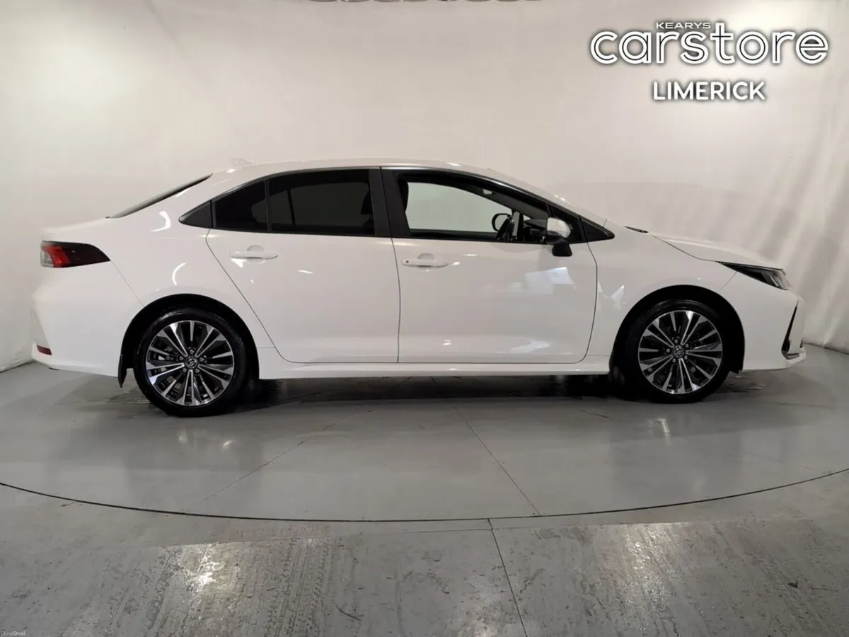 Toyota Corolla 1.8 Hybrid Luna Sport Saloon - Image 2
