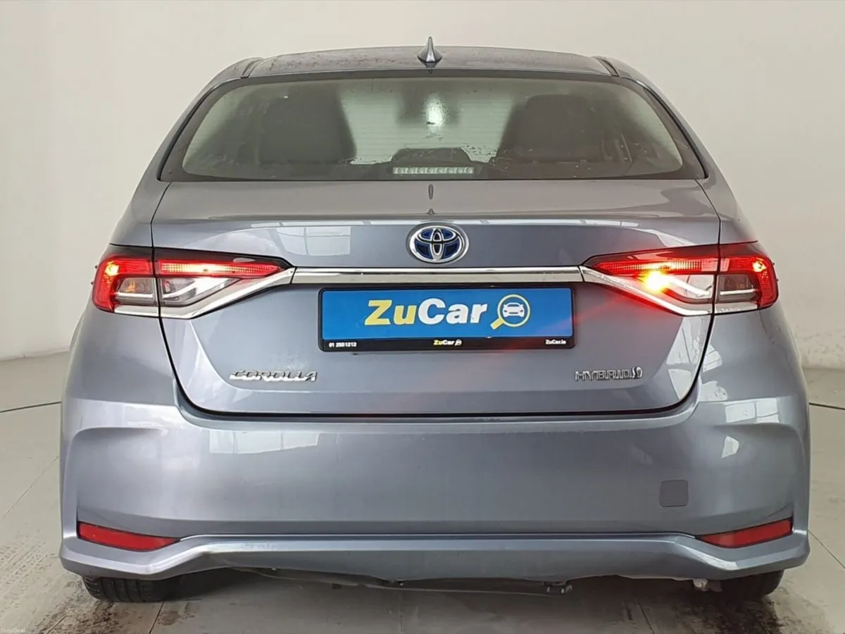 Toyota Corolla 1.8 Hybrid Aura Saloon - Image 4