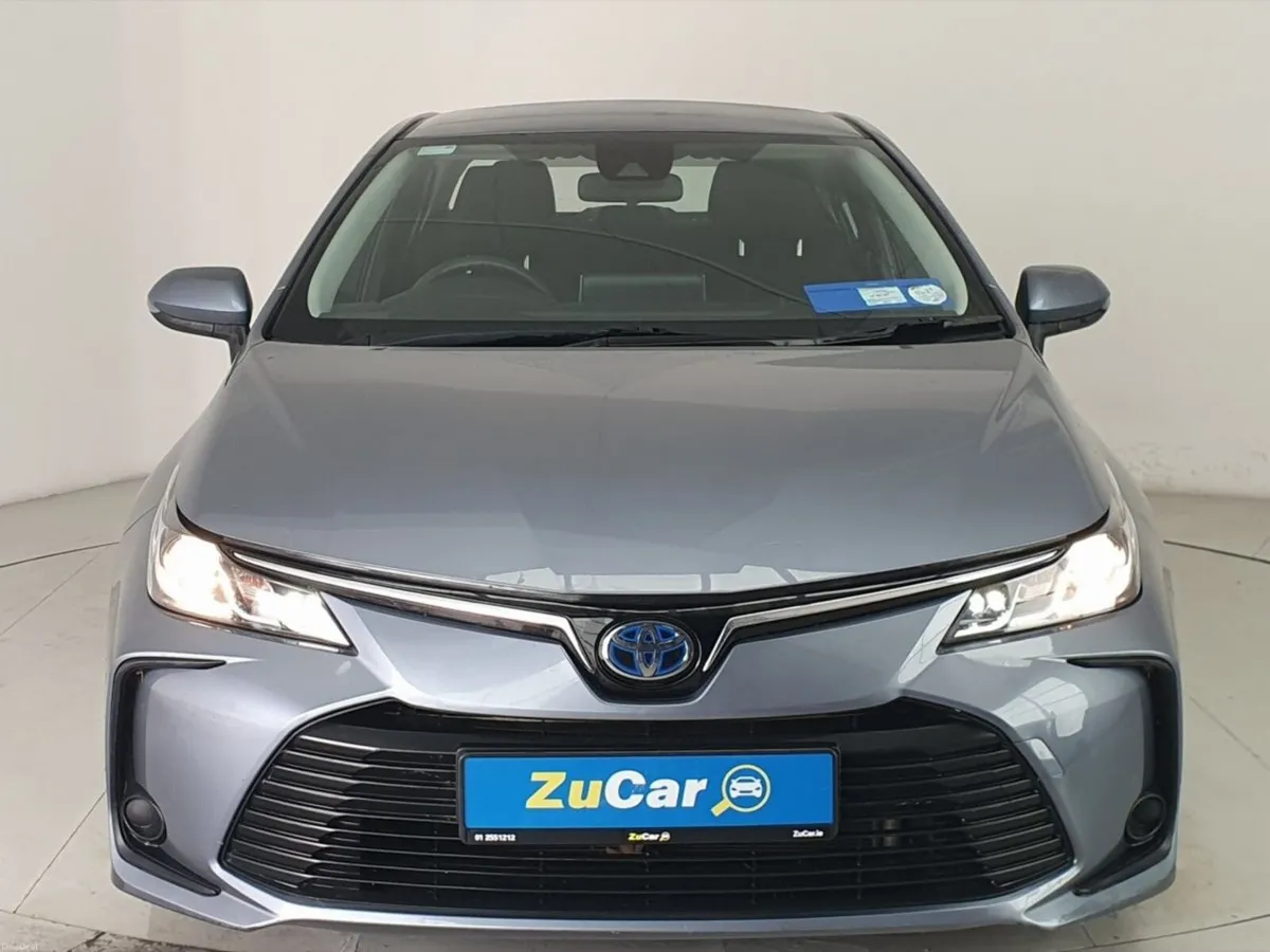 Toyota Corolla 1.8 Hybrid Aura Saloon - Image 2