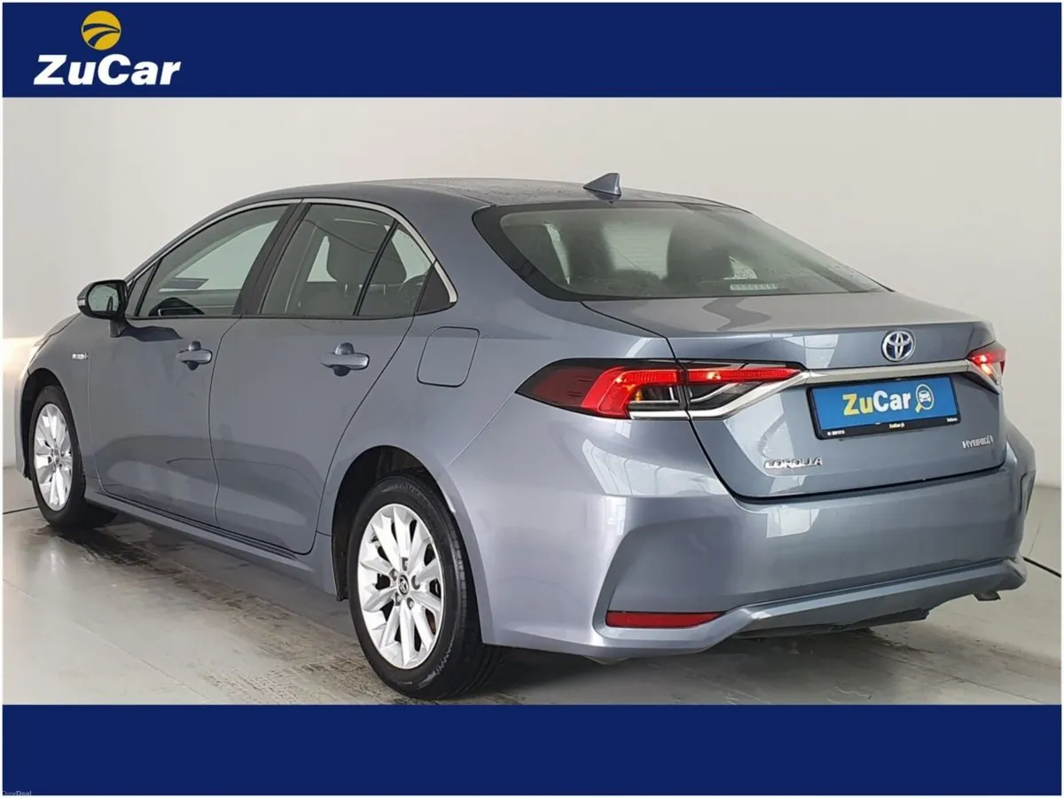 Toyota Corolla 1.8 Hybrid Aura Saloon - Image 3