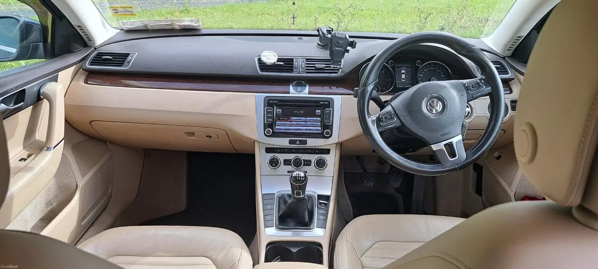 Volkswagen Passat 2014 - Image 1