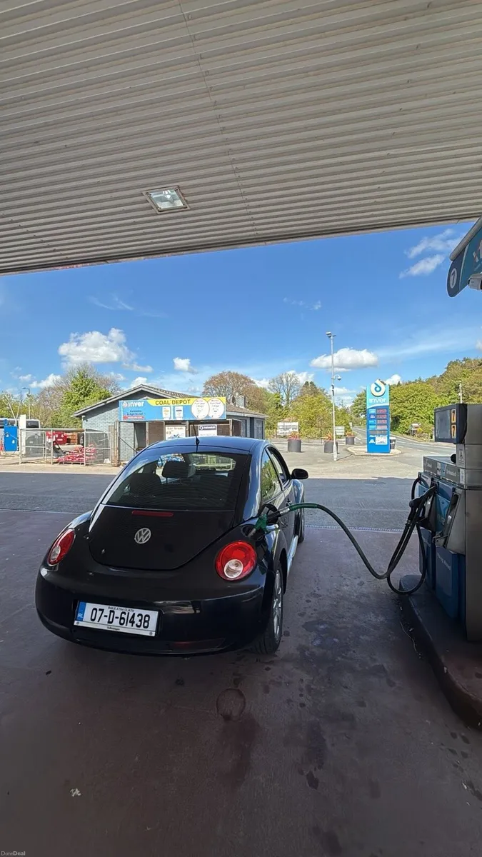 Car New Beetle - Image 4
