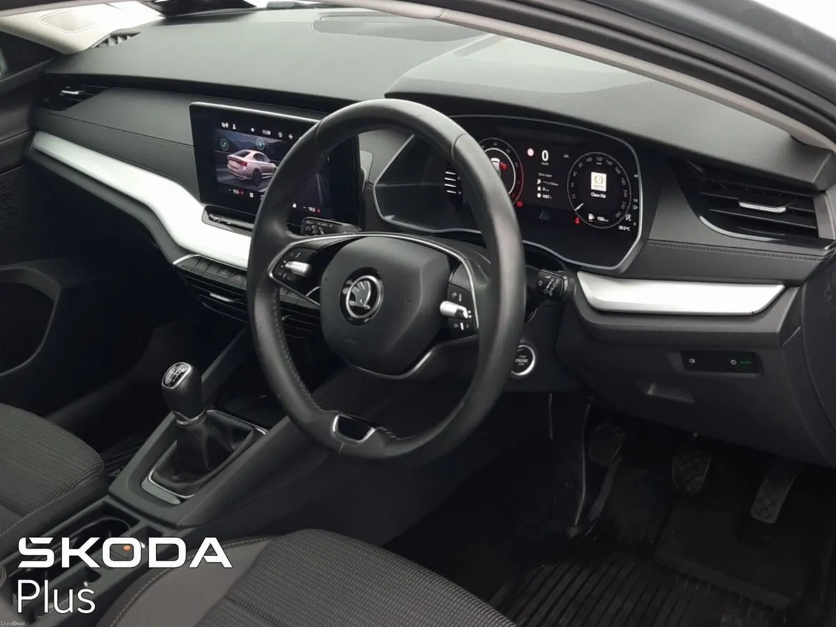 Skoda Octavia **PETROL ENGINE**SELECTION 1.5TSI 11 - Image 5
