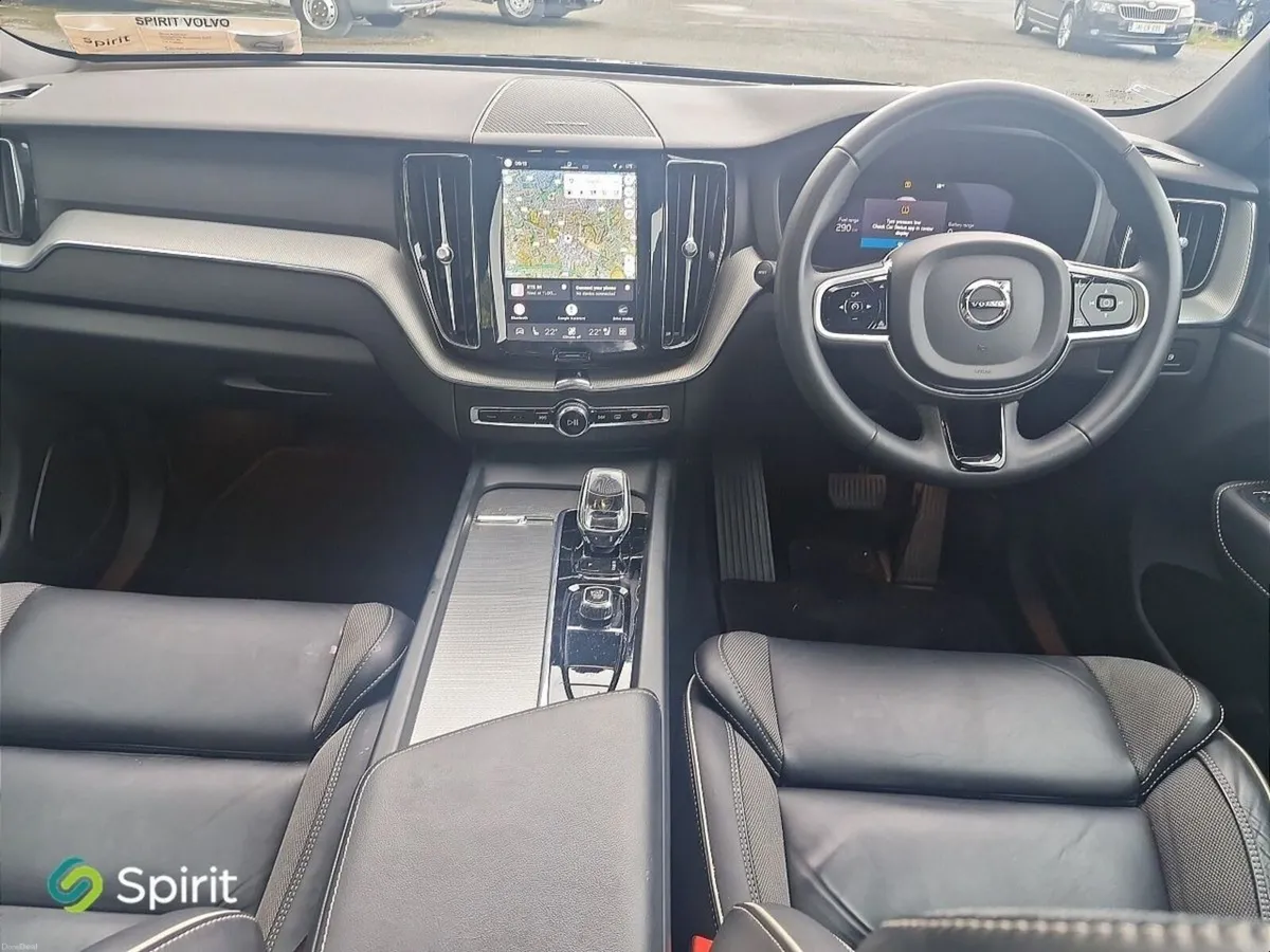 Volvo XC60 T6 Plus Plug In Hybrid - Image 4