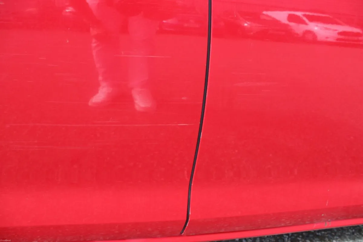 Volkswagen Golf 1.6 TDI 105HP TRENDLINE - TENDER 7 - Image 3