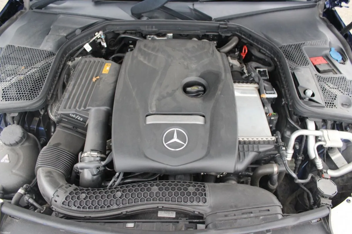 Mercedes-Benz C-Class 1.6 C 180 AVANTGARDE AUTO - - Image 3