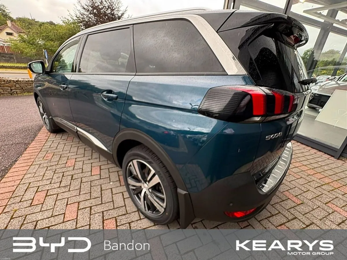 Peugeot 5008 1.2 PureTech 130bhp Auto Allure - Image 6