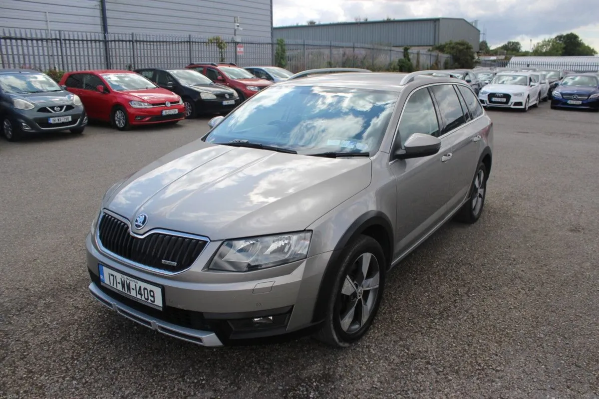 Skoda Octavia COMBI SCOUT 2.0TDI184HP 4X4 DSG - TE - Image 6