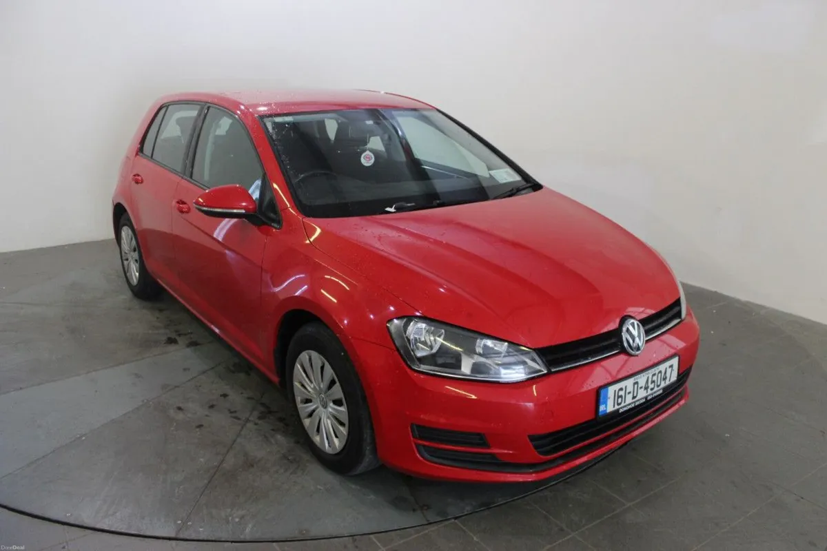 Volkswagen Golf 1.6 TDI DSG 5DR 110HP Trendline Au - Image 1