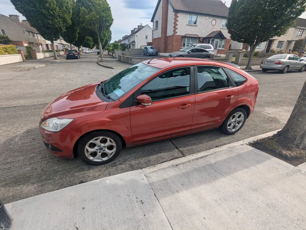 Ford Focus 2010 - Image 1
