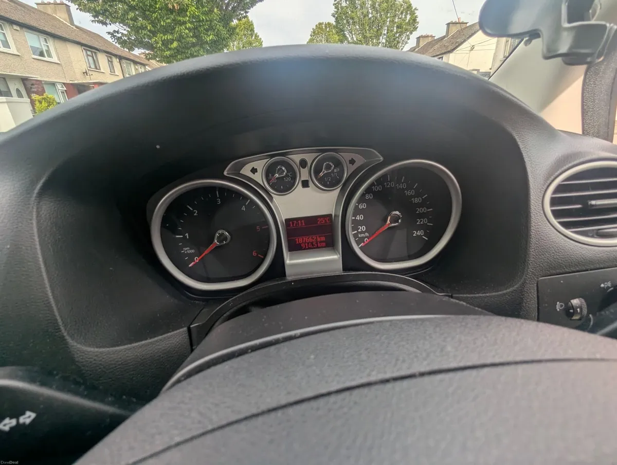 Ford Focus 2010 - Image 4