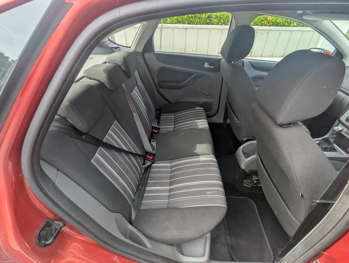 Ford Focus 2010 - Image 5