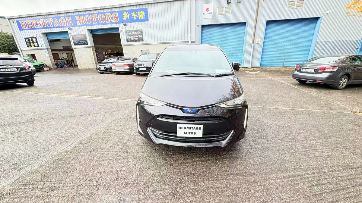 Toyota Estima 2.4 hybrid 7 Seater - Image 2