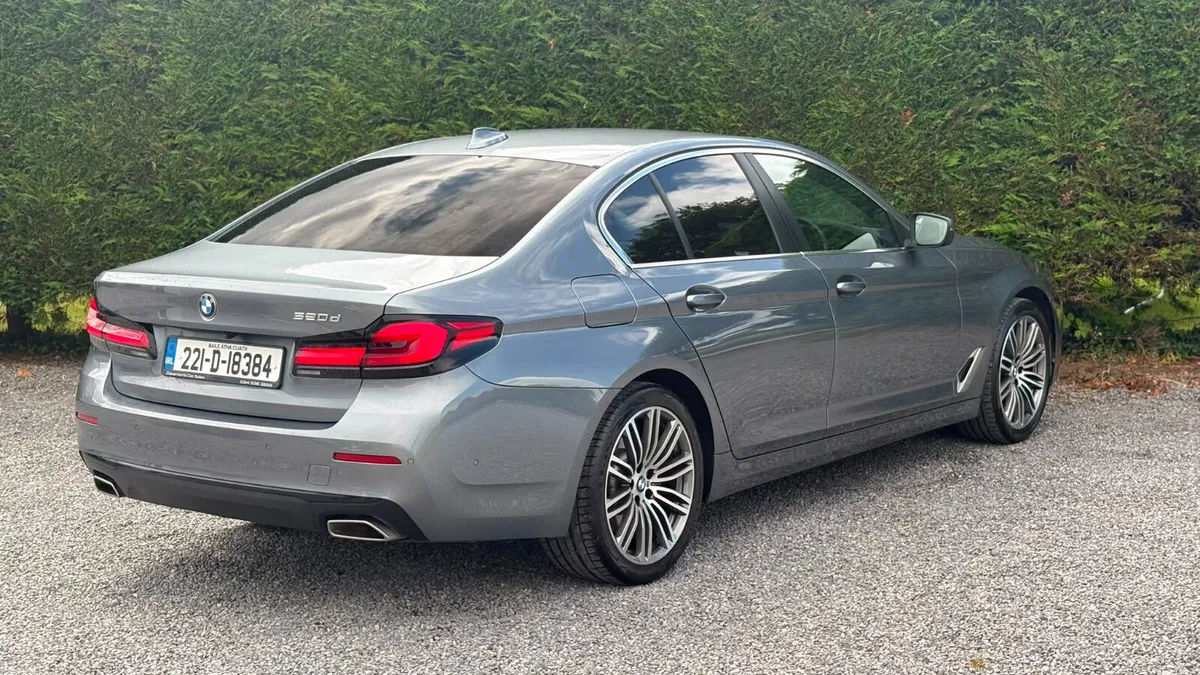 BMW 5-Series 2022 - Image 6