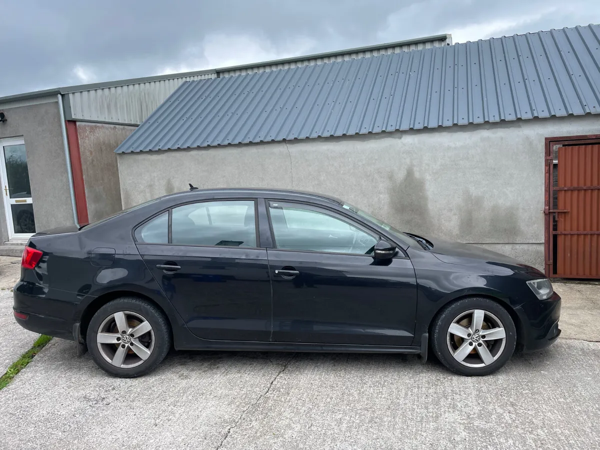 Volkswagen Jetta 2012 1.6 diesel nct 3/27 tax 9/26 - Image 2