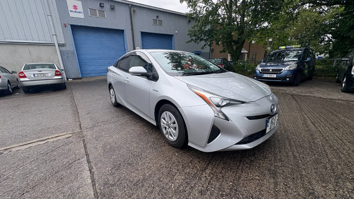 Toyota Prius 1.8 Hybrid Petrol 2016 - Image 3