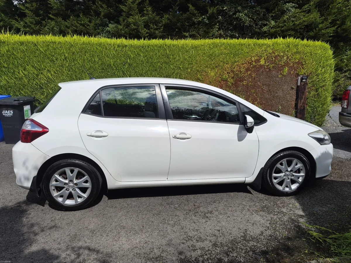 Toyota Auris - Image 2