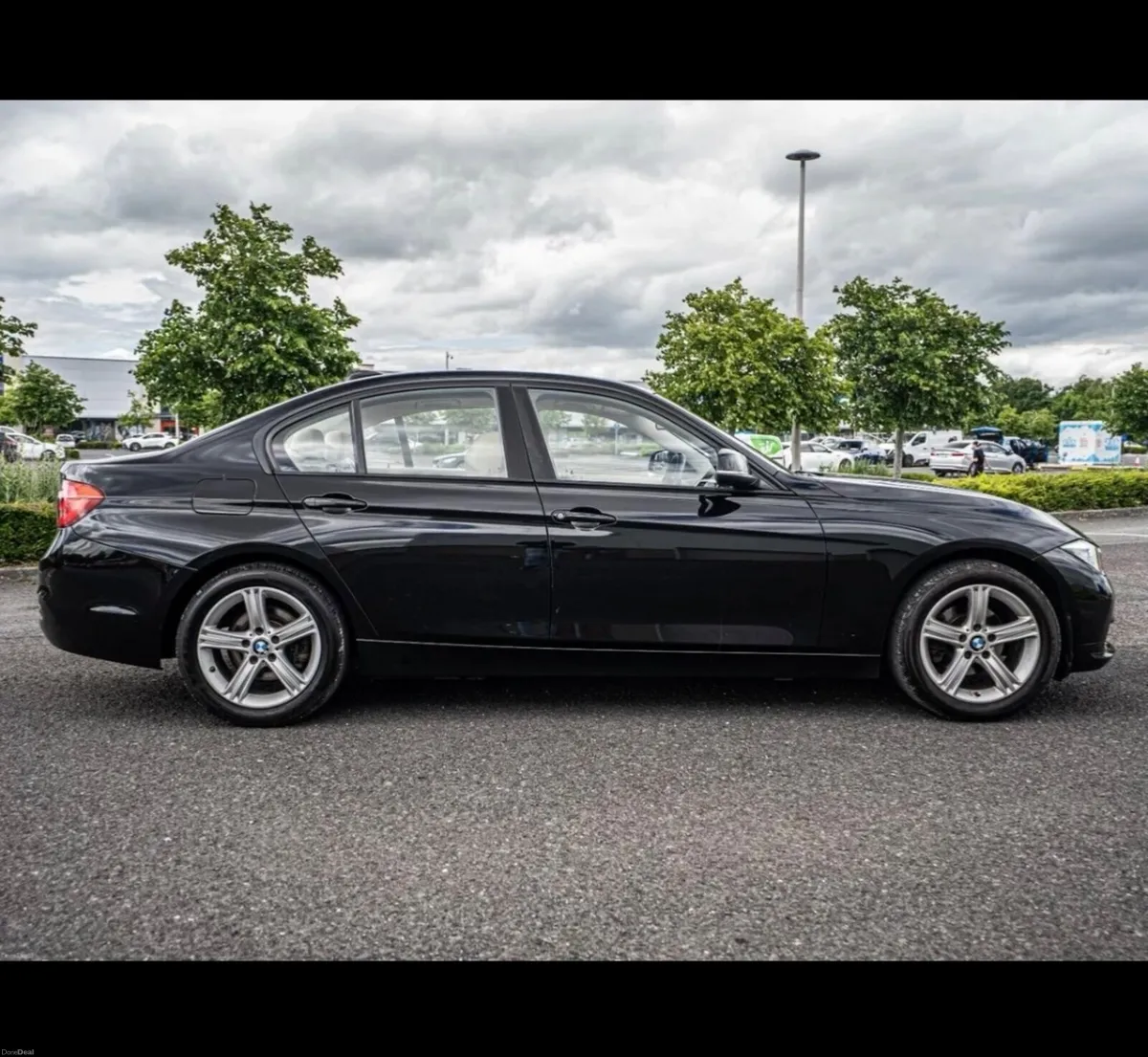 BMW 3-Series 2016 - Image 2