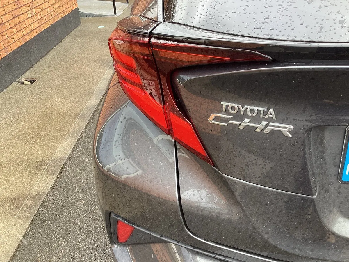 Toyota C-HR Sol - Image 6