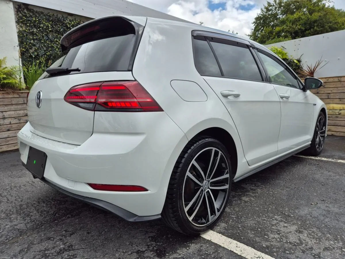Volkswagen Golf GTE 1.4 TSI PHEV / BASE GRADE SPOR - Image 5