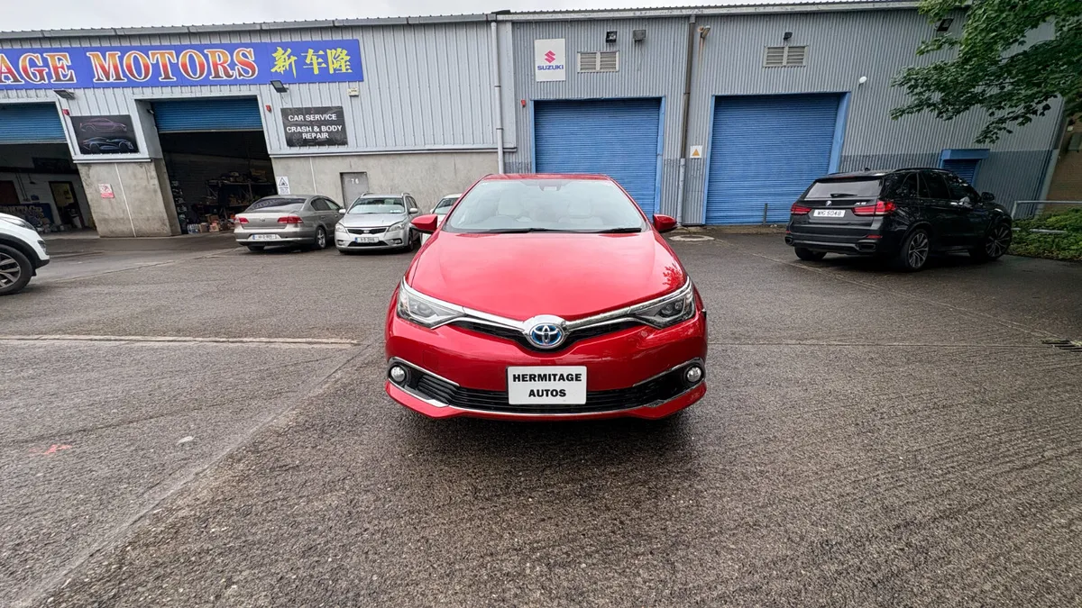 Toyota Auris 1.8 Hybrid 2016 - Image 2