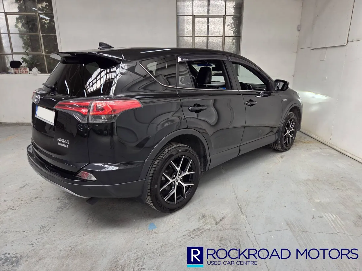 Toyota RAV4 2.5 VVT-I Hybrid Design CV CVT 2WD2018 - Image 4