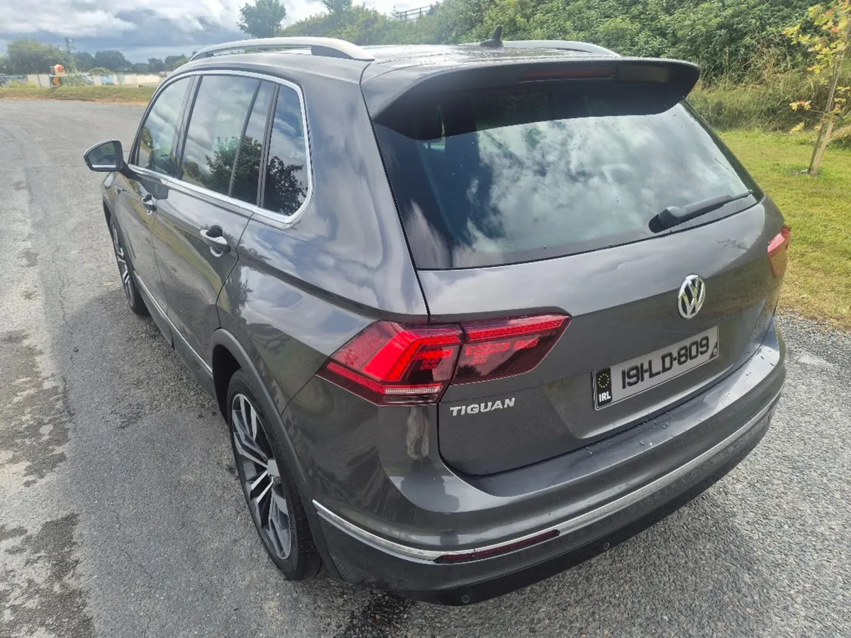 2019 (191) Volkswagen Tiguan R-LINE 150PS 5DR - Image 6
