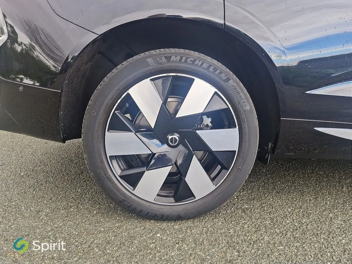 Volvo XC60 T6 Plus Plug In Hybrid - Image 5