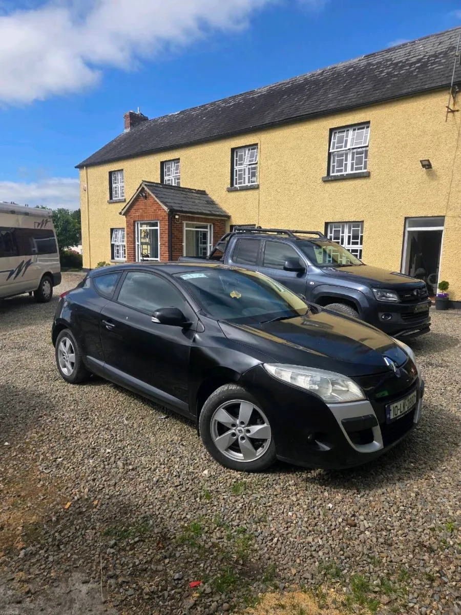 2010 Renault Megane - Image 1