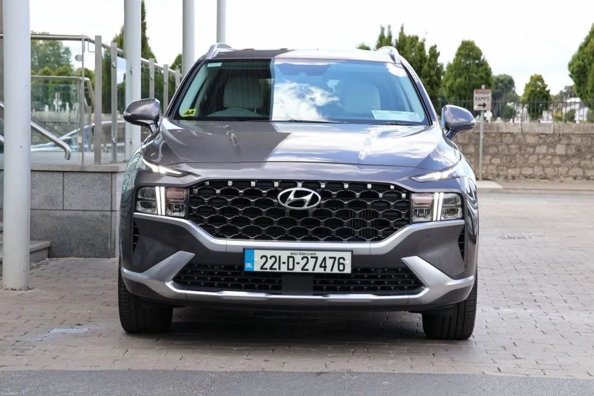 Hyundai Santa Fe 1.6 PHEV 4WD Executive Plus Auto - Image 6