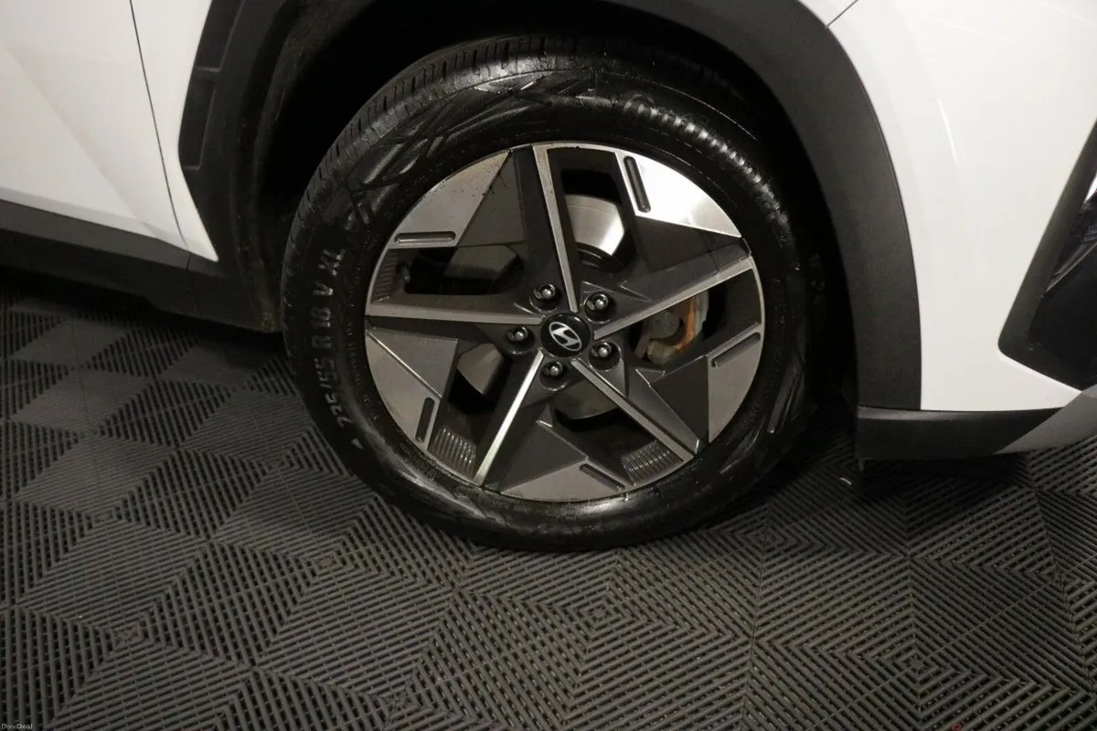 Hyundai Tucson Executive Ex Demo 1.6l Diesel Suv - Image 4