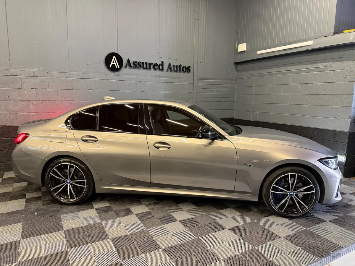 222 BMW 330E  X-Drive  M-Sport Pro Edition - Image 2