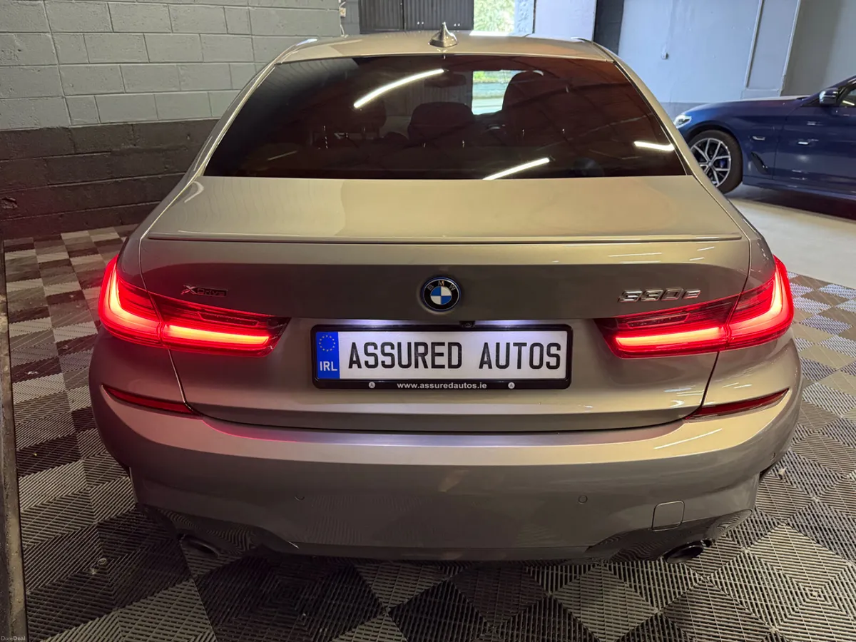 222 BMW 330E  X-Drive  M-Sport Pro Edition - Image 4